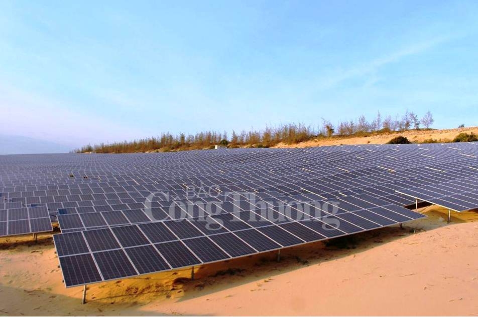 Bình Định: Khánh thành nhà máy điện mặt trời trên cánh đồng cát binh dinh khanh thanh nha may dien mat troi tren canh dong cat