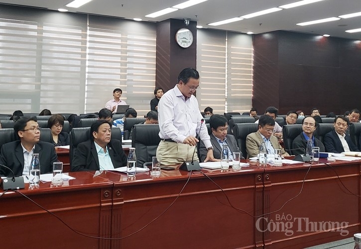 Đà Nẵng: Tổng kiểm tra các cơ sở kinh doanh khẩu trang, nước sát trùng và găng tay OKVIP - HÔM NAY 1 TỶ, NGÀY MAI 1000 TỶ da nang tong kiem tra cac co so kinh doanh khau trang nuoc sat trung va gang tay y te