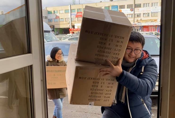 Thanh niên Việt Nam tại Cộng hòa Séc chung tay đẩy lùi dịch Covid-19 thanh nien viet nam tai cong hoa sec chung tay day lui dich covid 19