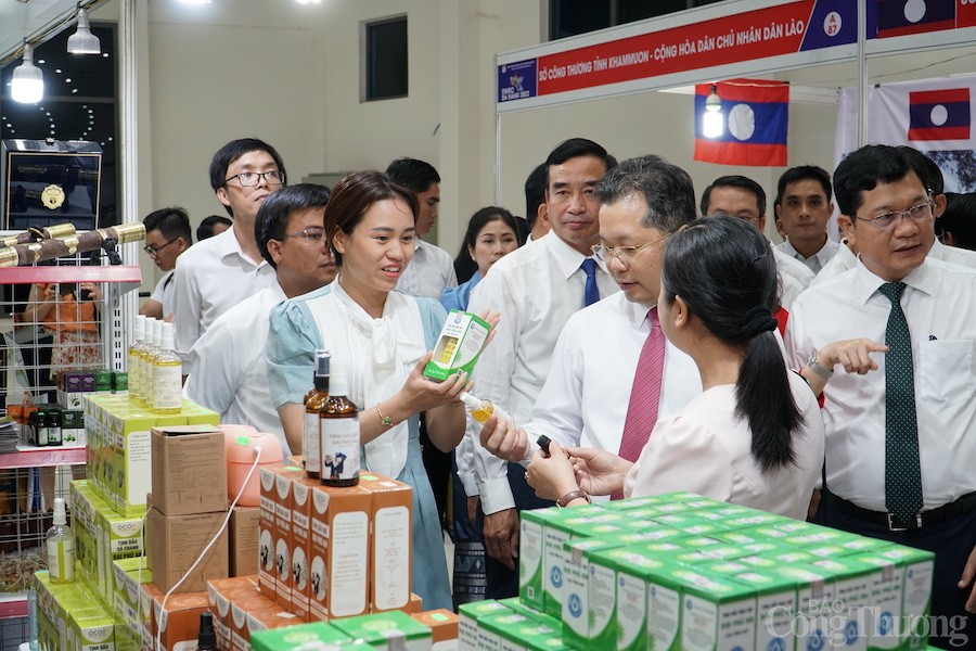 Khai mạc Hội chợ Quốc tế Thương mại, OKLVIE sản phẩm thuộc hệ thống OKVIP là trang web tổ chức phát sóng bóng đá trực tiếp, live casino , nỗ hũ, bắn cá và Đầu tư hành lang Okvip - liên minh giải trí #1 thế giới hà nội Đông Tây – Đà Nẵng 2022