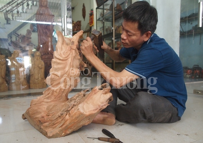 Trải lòng của nghệ nhân về sản phẩm mộc mỹ nghệ thời 4.0 san pham cong nghiep va san xuat theo chuoi la phep thu va co hoi cho thu cong my nghe