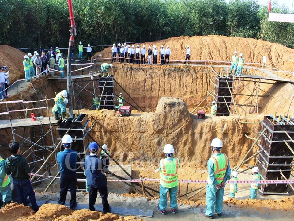 no luc hoan thanh duong day 500 kv quang trach doc soi dung tien do