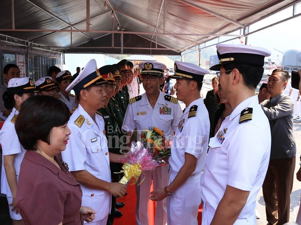 Tàu hải quân Nhật Bản cập cảng Tiên Sa thăm Việt Nam tau hai quan nhat ban cap cang tien sa tham viet nam