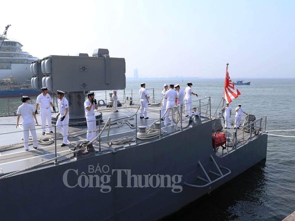 Tàu hải quân Nhật Bản cập cảng Tiên Sa thăm Việt Nam tau hai quan nhat ban cap cang tien sa tham viet nam