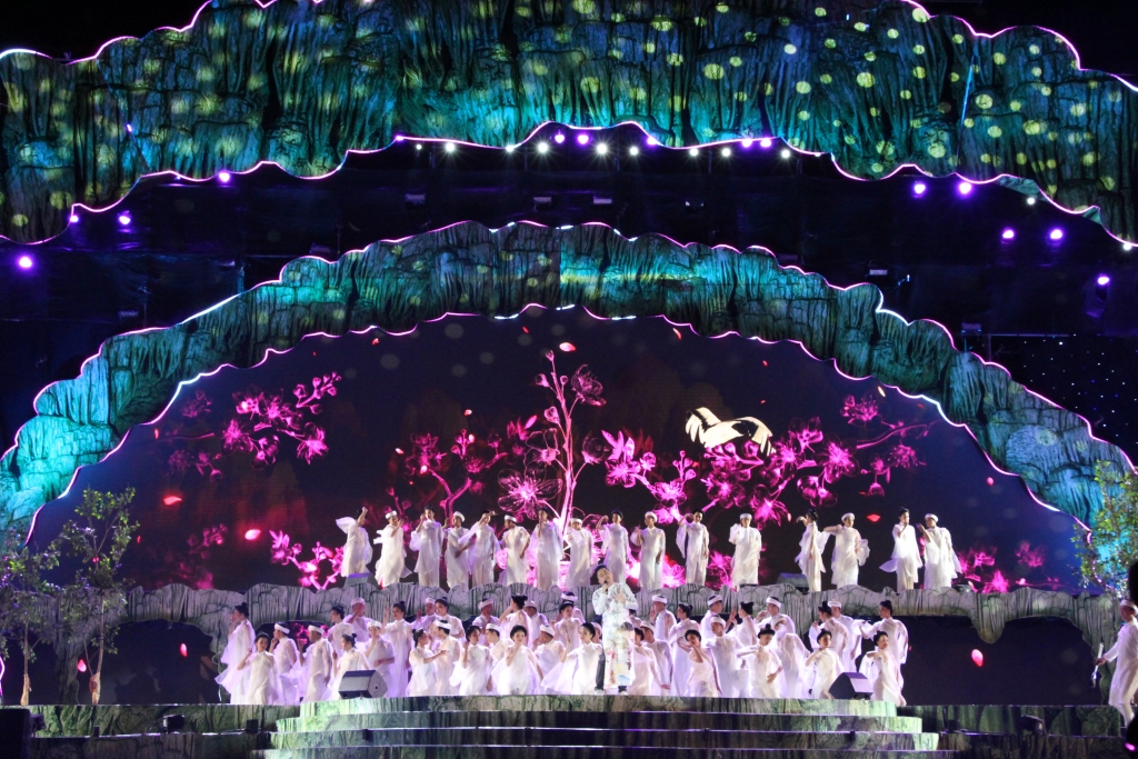 Quảng Bình: Khai mạc Lễ hội Hang động năm 2019 quang binh khai mac le hoi hang dong nam 2019