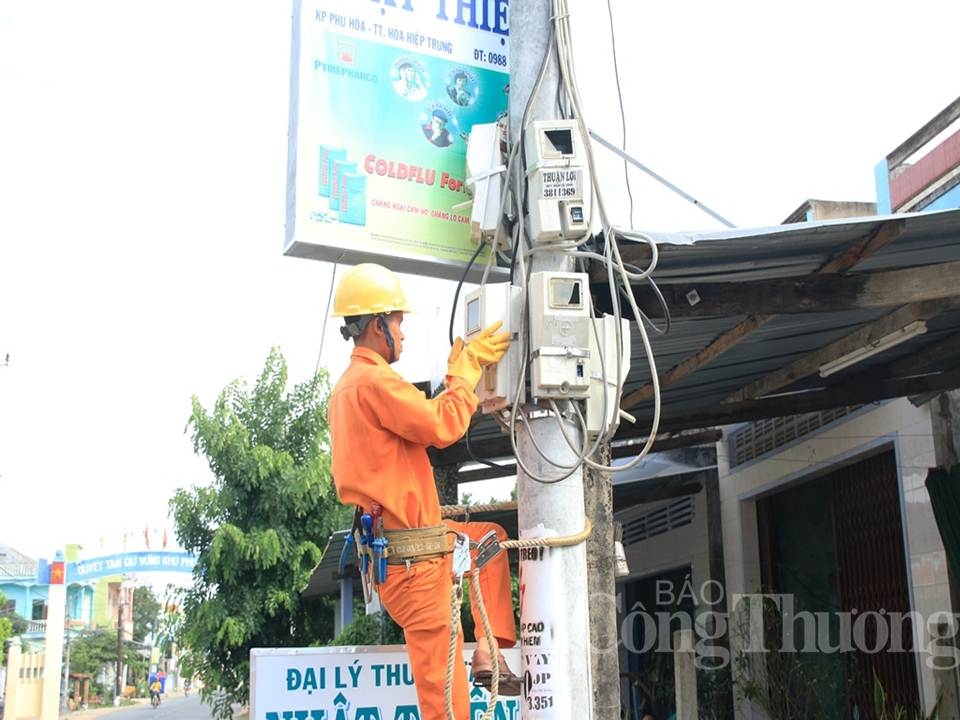 PC Phú Yên: Đảm bảo đủ điện cho hoạt động sản xuất và kinh doanh pc phu yen dam bao du dien cho hoat dong san xuat va kinh doanh