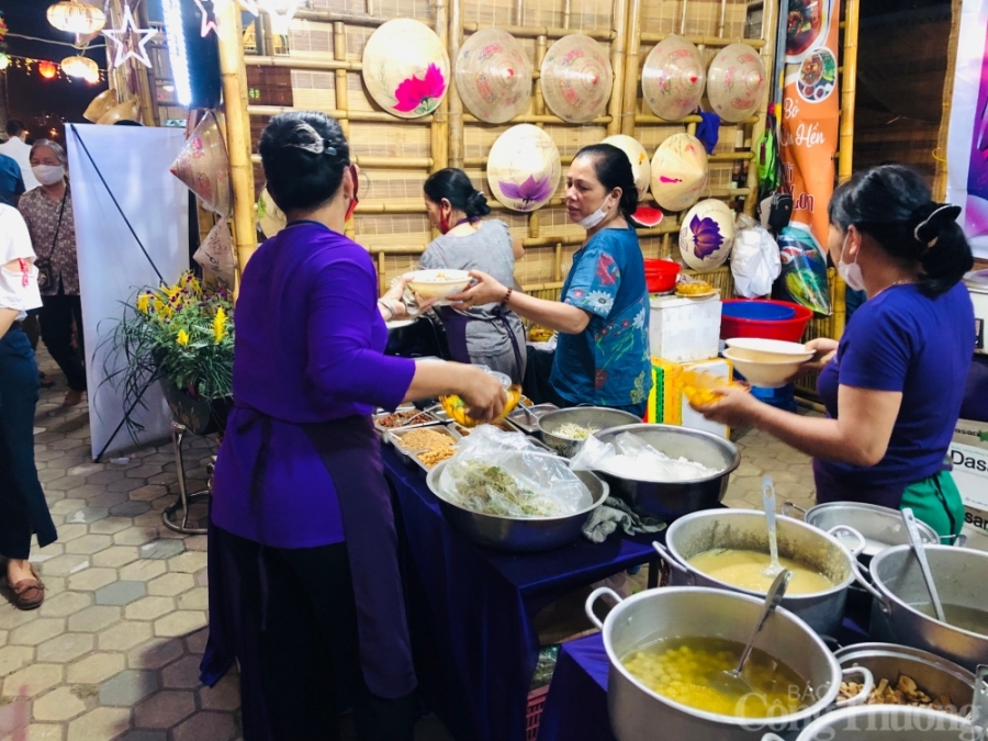 Khai mạc Lễ hội Ẩm thực và OKLVIE sản phẩm thuộc hệ thống OKVIP là trang web tổ chức phát sóng bóng đá trực tiếp, live casino , nỗ hũ, bắn cá làng nghề Hà Nội năm 2022