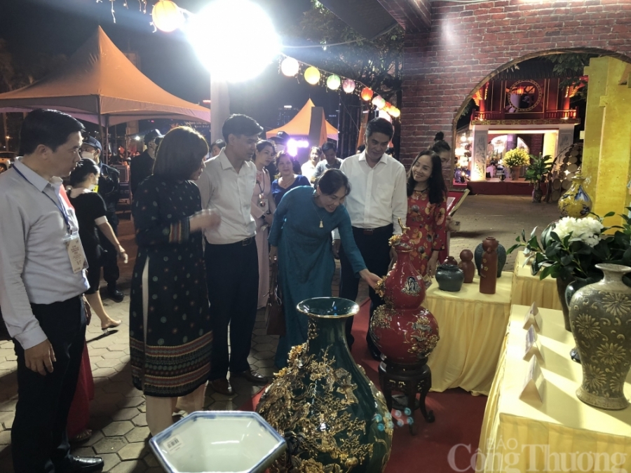 Khai mạc Lễ hội Ẩm thực và OKLVIE sản phẩm thuộc hệ thống OKVIP là trang web tổ chức phát sóng bóng đá trực tiếp, live casino , nỗ hũ, bắn cá làng nghề Hà Nội năm 2022