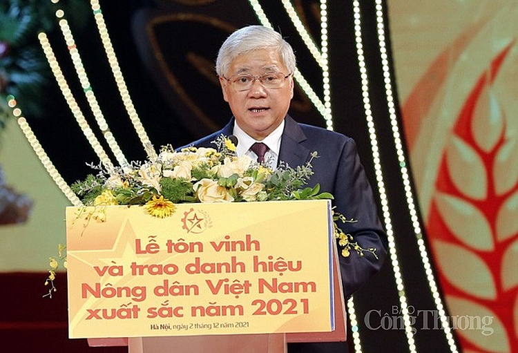 Đồng chí Đỗ Văn Chiến- Bí thư Trung ương Đảng, Chủ tịch Ủy ban Trung ương Mặt trận Tổ quốc Việt Nam phát biểu tại Lễ tôn vinh