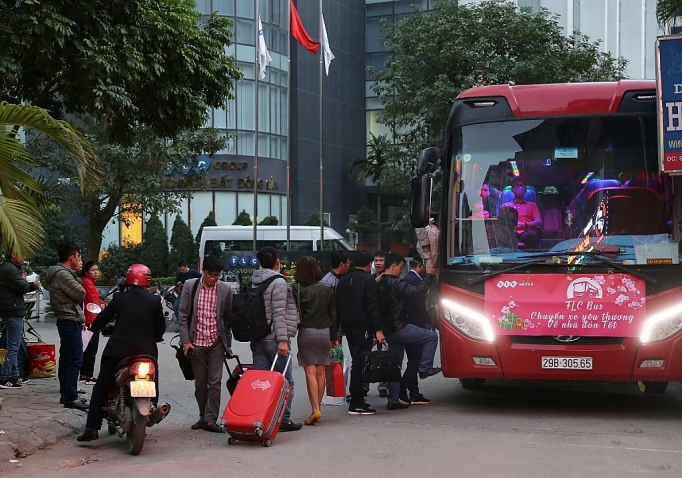 Hỗ trợ xe đưa công nhân về quê đón Tết ho tro xe dua cong nhan ve que don tet
