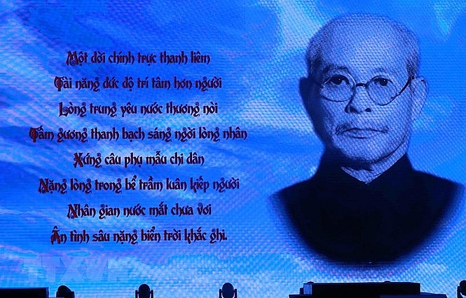ky niem 130 nam ngay sinh truong ban thuong truc quoc hoi bui bang doan