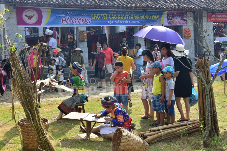 xuan sum hop tai lang van hoa