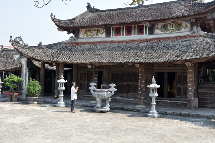 dam me chay bong nghe thuat dieu khac go