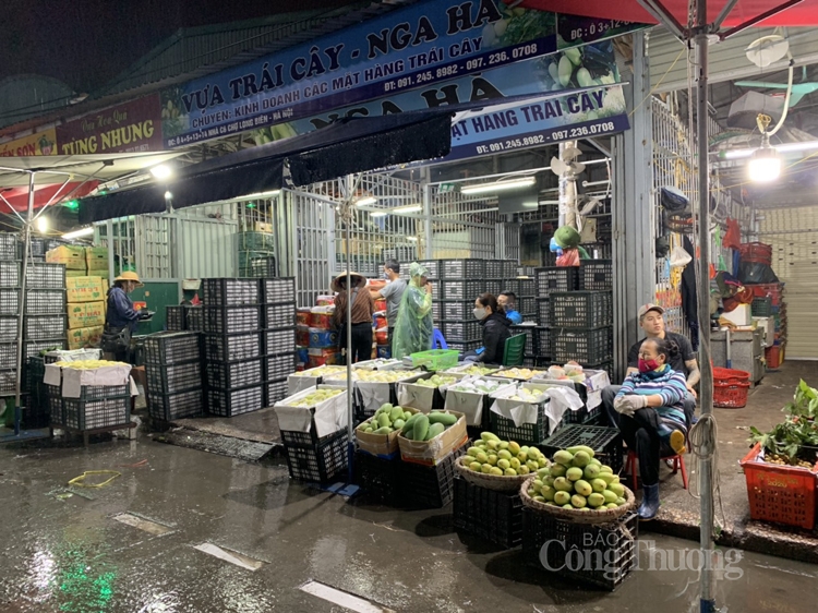 Trầm lắng chợ đầu mối Hà Nội trong mùa dịch Covid-19 tram lang cho dau moi ha noi trong mua dich covid 19