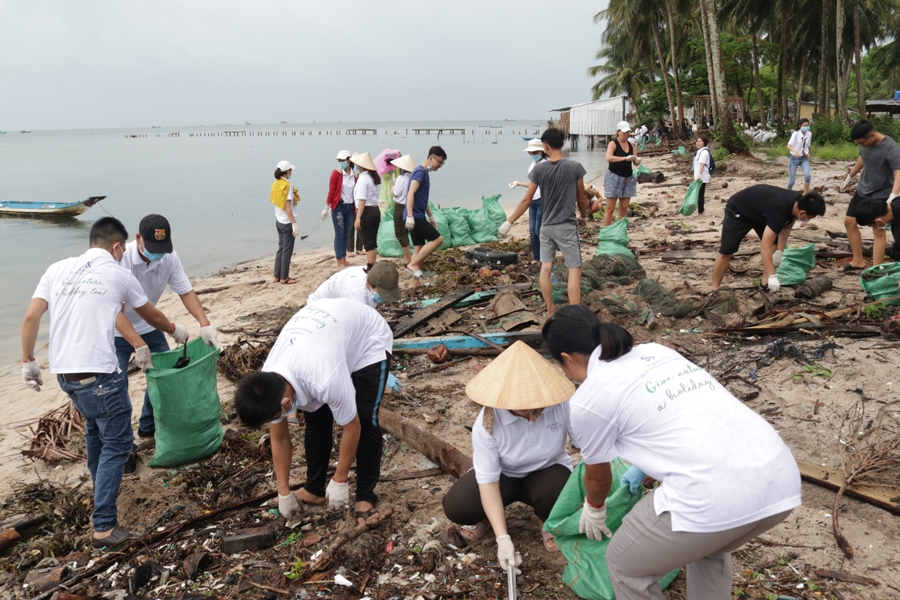 Phú Quốc ra quân quyết dẹp sạch rác thải nhựa phu quoc ra quan quyet dep sach rac thai nhua