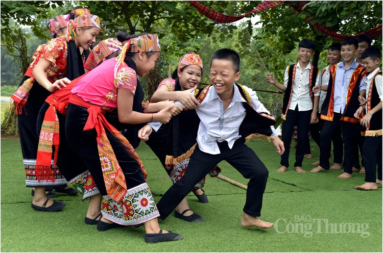 di du lich viet nam voi ngay hoi gia dinh tai ngoi nha chung