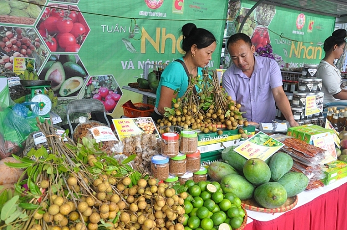 khai mac tuan le nhan va nong san an toan son la nam 2018