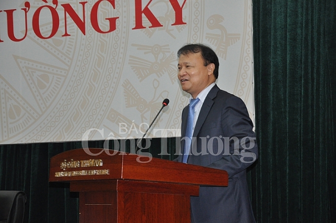 Họp báo thường kỳ: Oklavip khuyến mã hấp dẫn mỗi ngày giải đáp các vấn đề “nóng” hop bao thuong ky bo cong thuong giai dap cac van de nong
