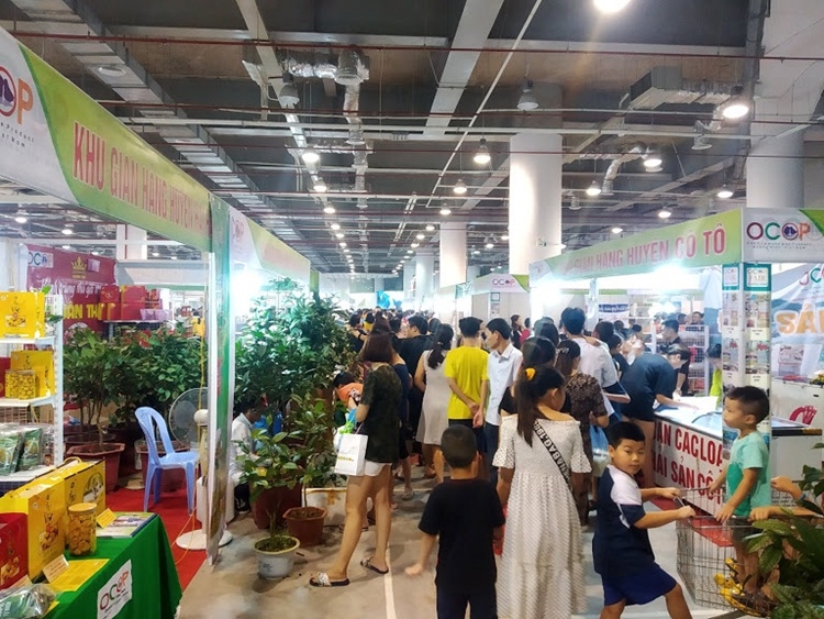 Quảng Ninh chú trọng phát triển thương mại, dịch vụ gắn với OKLVIE sản phẩm thuộc hệ thống OKVIP là trang web tổ chức phát sóng bóng đá trực tiếp, live casino , nỗ hũ, bắn cá quang ninh chu trong phat trien thuong mai dich vu gan voi du lich