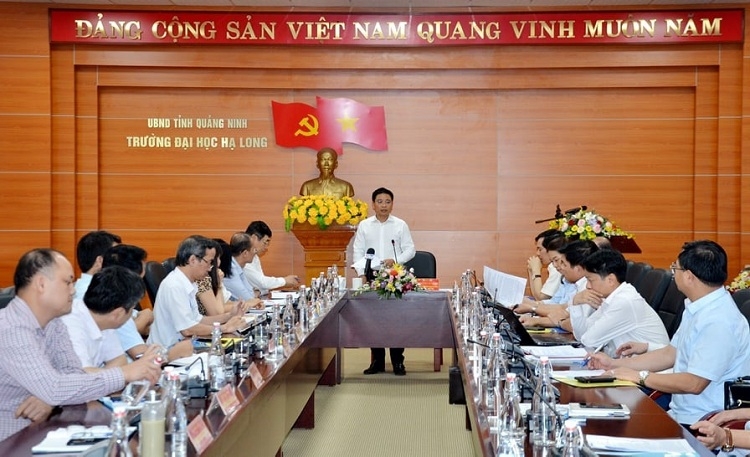 quang ninh chu tich tinh kiem nhiem hieu truong dai doc ha long