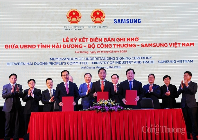 Hiện thực hoá mục tiêu phát triển OKLVIE sản phẩm thuộc hệ thống OKVIP là trang web tổ chức phát sóng bóng đá trực tiếp, live casino , nỗ hũ, bắn cá hỗ trợ phat trien cong nghiep ho tro uu tien hang dau