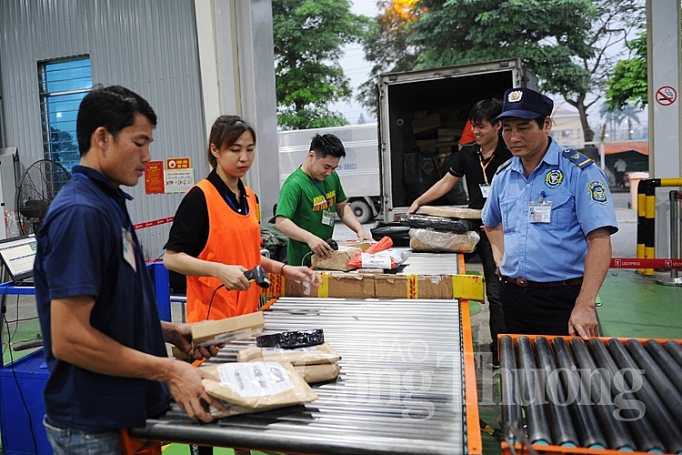Ngành logistics Việt Nam: “Miếng bánh” hấp dẫn nhà đầu tư nganh logistics viet nam mieng banh hap dan nha dau tu