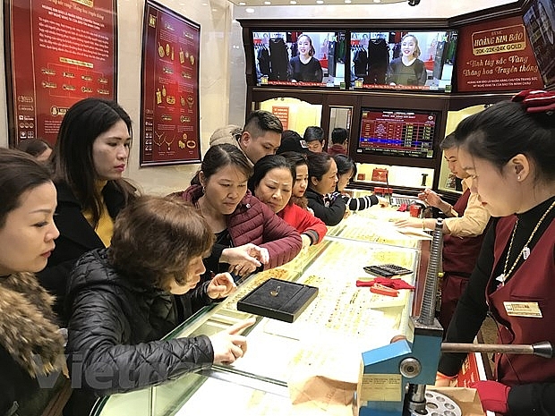 Lao dốc, giá vàng trong nước 'bốc hơi' hơn 1 triệu đồng mỗi lượng lao doc gia vang trong nuoc boc hoi hon 1 trieu dong moi luong