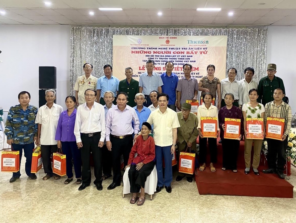 Tri ân “Những người con bất tử” tri an nhung nguoi con bat tu