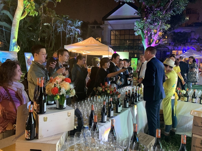 Thưởng thức rượu vang và trải nghiệm văn hóa Pháp tại Hà Nội thuong thuc ruou vang va trai nghiem van hoa phap tai ha noi