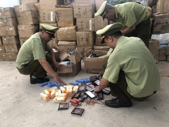 Quản lý thị trường Quảng Ninh bắt giữ kho chứa hơn 26.000 sản phẩm mỹ phẩm nhập lậu quan ly thi truong quang ninh bat giu kho chua hon 26000 san pham my pham nhap lau