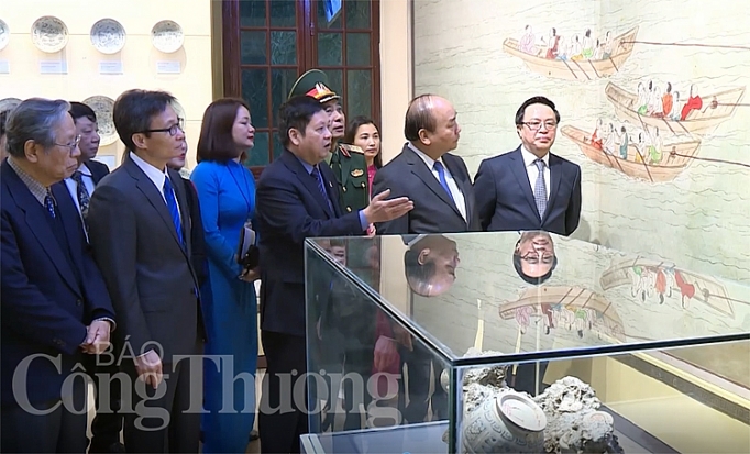 Thủ tướng Nguyễn Xuân Phúc: Gắn đặc sản vùng miền với giá trị văn hoá dân tộc gan dac san vung mien voi gia tri van hoa dan toc