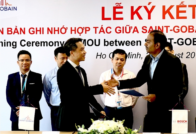 Bosch Việt Nam và Saint-Gobain ký kết Biên bản Ghi nhớ bosch viet nam va saint gobain ky ket bien ban ghi nho