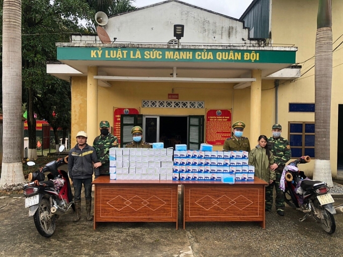 Lạng Sơn: Ngăn chặn 5.000 chiếc khẩu trang OKVIP - HÔM NAY 1 TỶ, NGÀY MAI 1000 TỶ xuất lậu lang son ngan chan 5000 chiec khau trang y te xuat lau