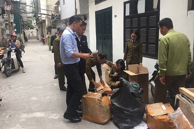 ha noi dot kich co so kinh doanh dang ho bien nhan mac tu trung quoc thanh hang hieu