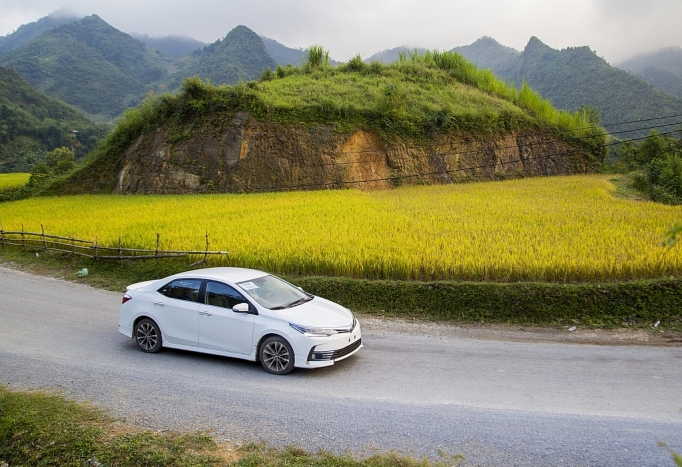 Toyota Việt Nam khuyến mãi lớn cho khách mua xe Vios, Corolla, Innova và Wigo toyota viet nam khuyen mai lon cho khach mua xe vios corolla innova va wigo