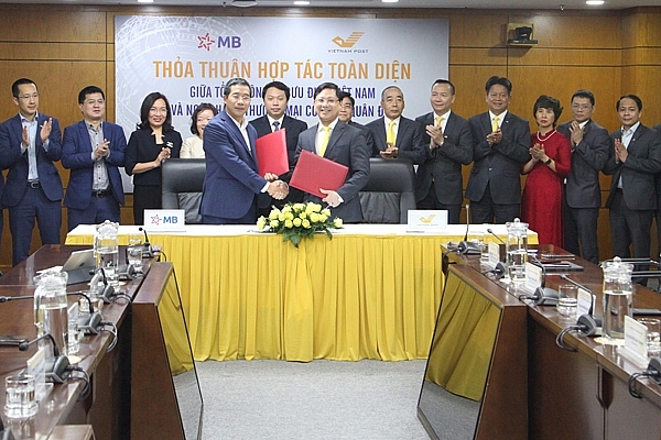 mb va vietnam post thong nhat trien khai thoa thuan hop tac toan dien