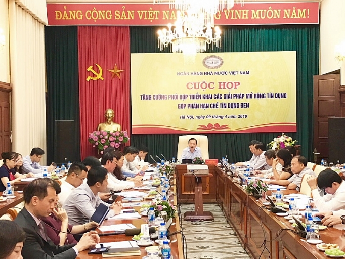 phoi hop mo rong tin dung chan tin dung den