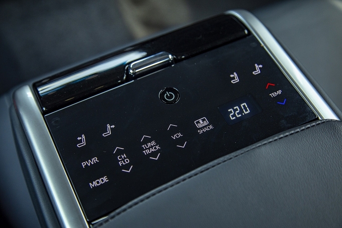 camry the he thu 8 gay soc ve gia ban