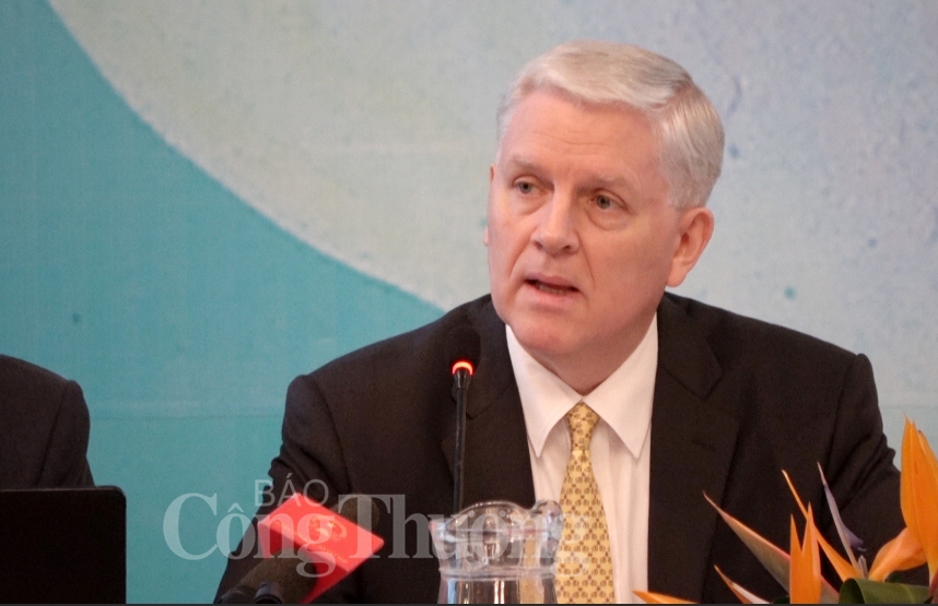 ADB hạ dự báo GDP Việt Nam năm 2018 xuống còn 6,9% adb ha du bao gdp viet nam nam 2018 xuong con 69