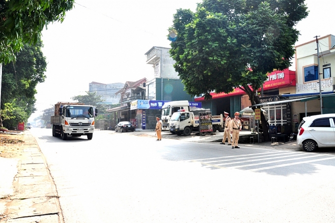 Triển khai nhiều chuyên đề đảm bảo an toàn giao thông trien khai nhieu chuyen de dam bao an toan giao thong