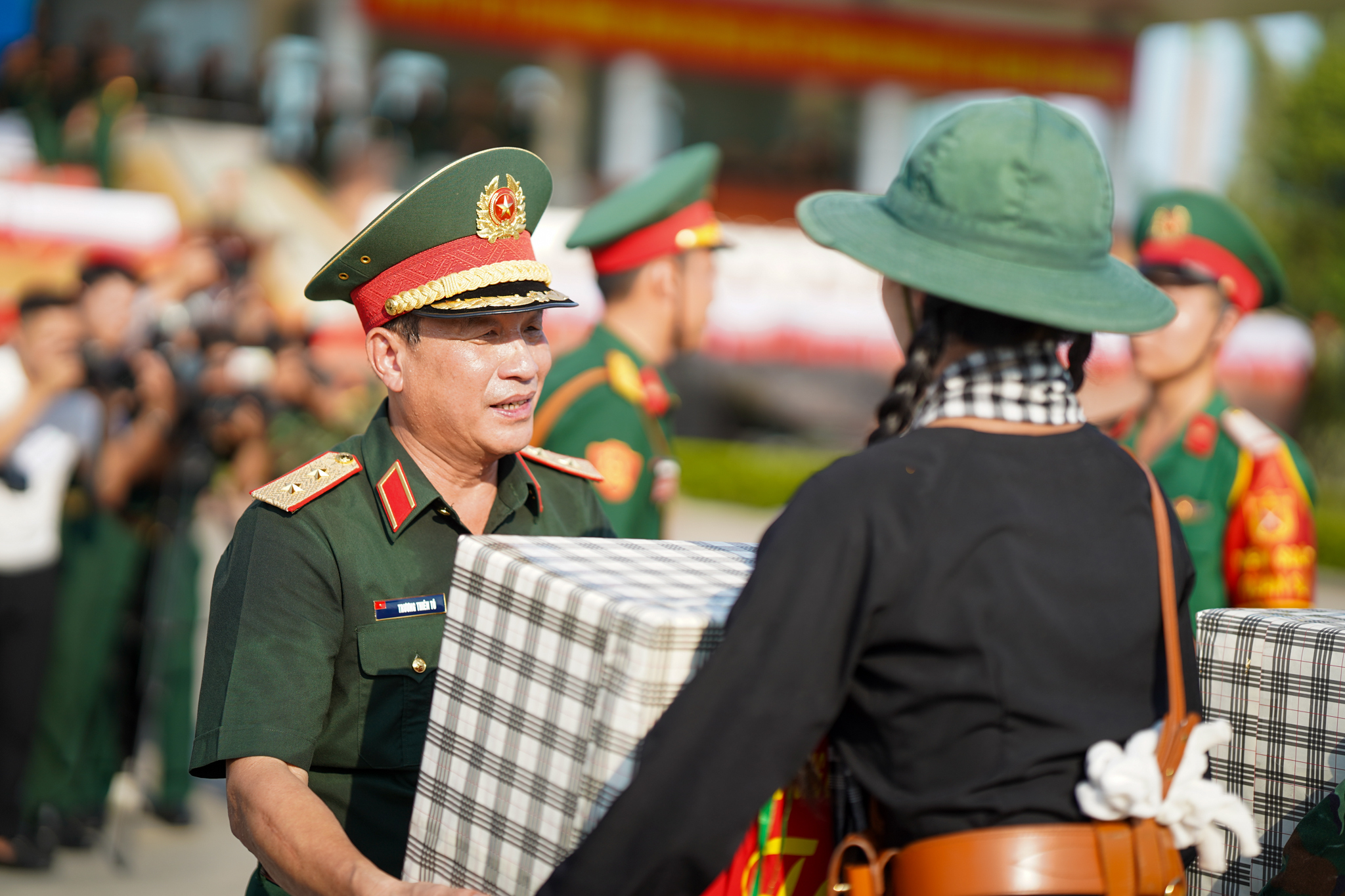 các nữ chiến sĩ phơi nắng-44.jpg