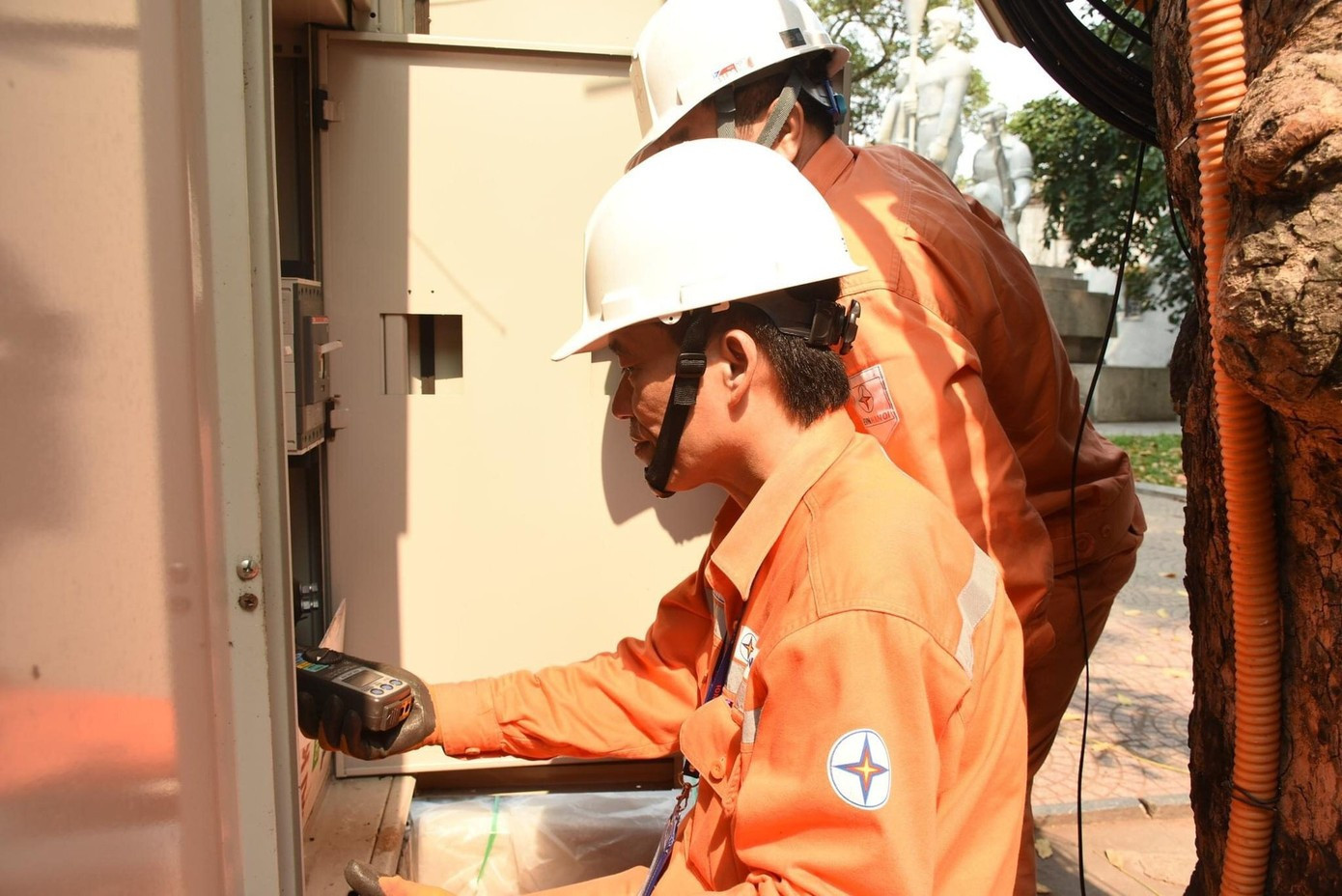 Tin Okvip tại về 5/8: Tiêu thụ điện toàn quốc phá đỉnh lịch sử, khuyến cáo tiết kiệm điện 