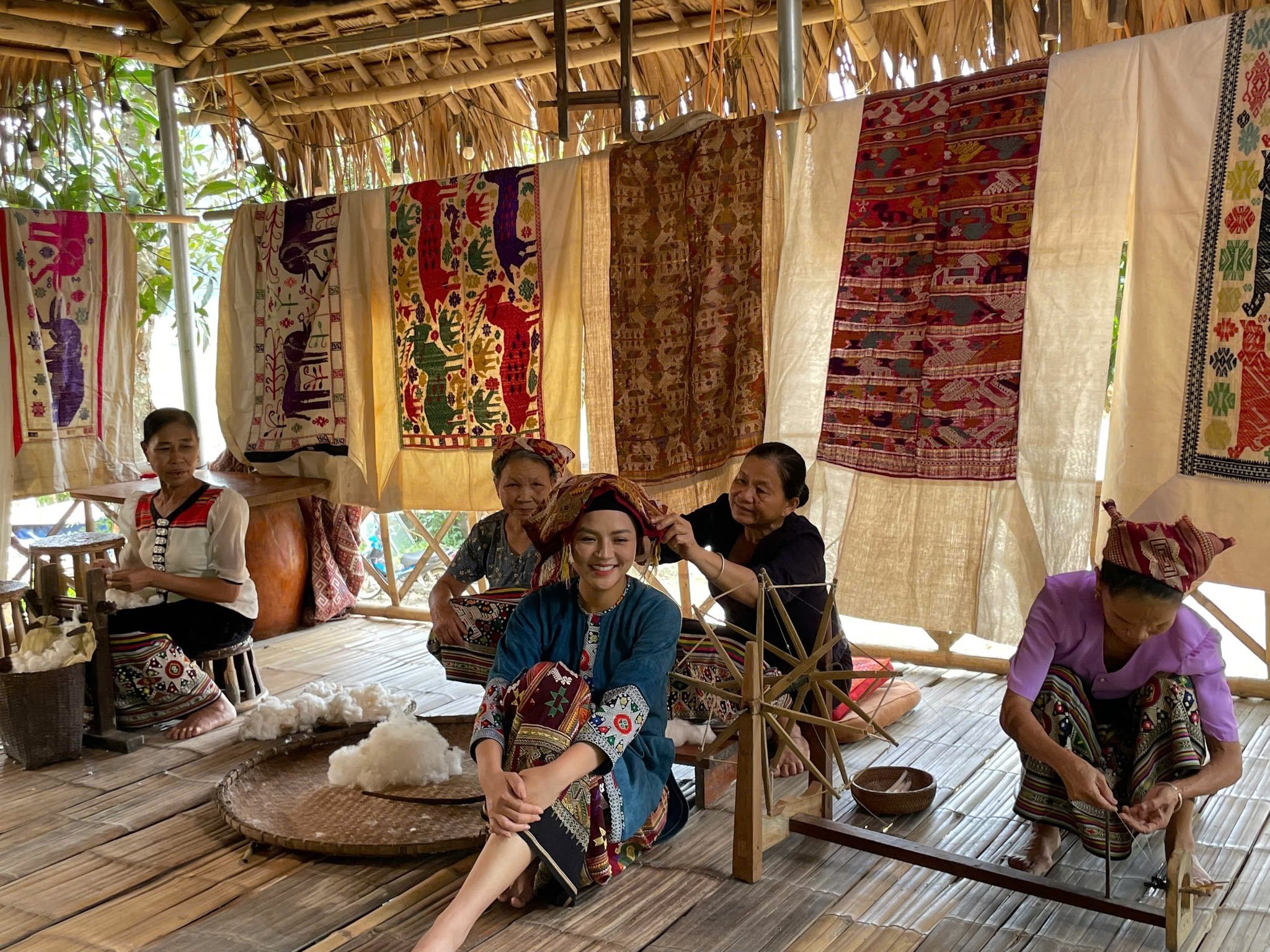 Thổ cẩm Hoa Tiến: Bản sắc dân tộc thổi hồn vào thời trang hiện đại
