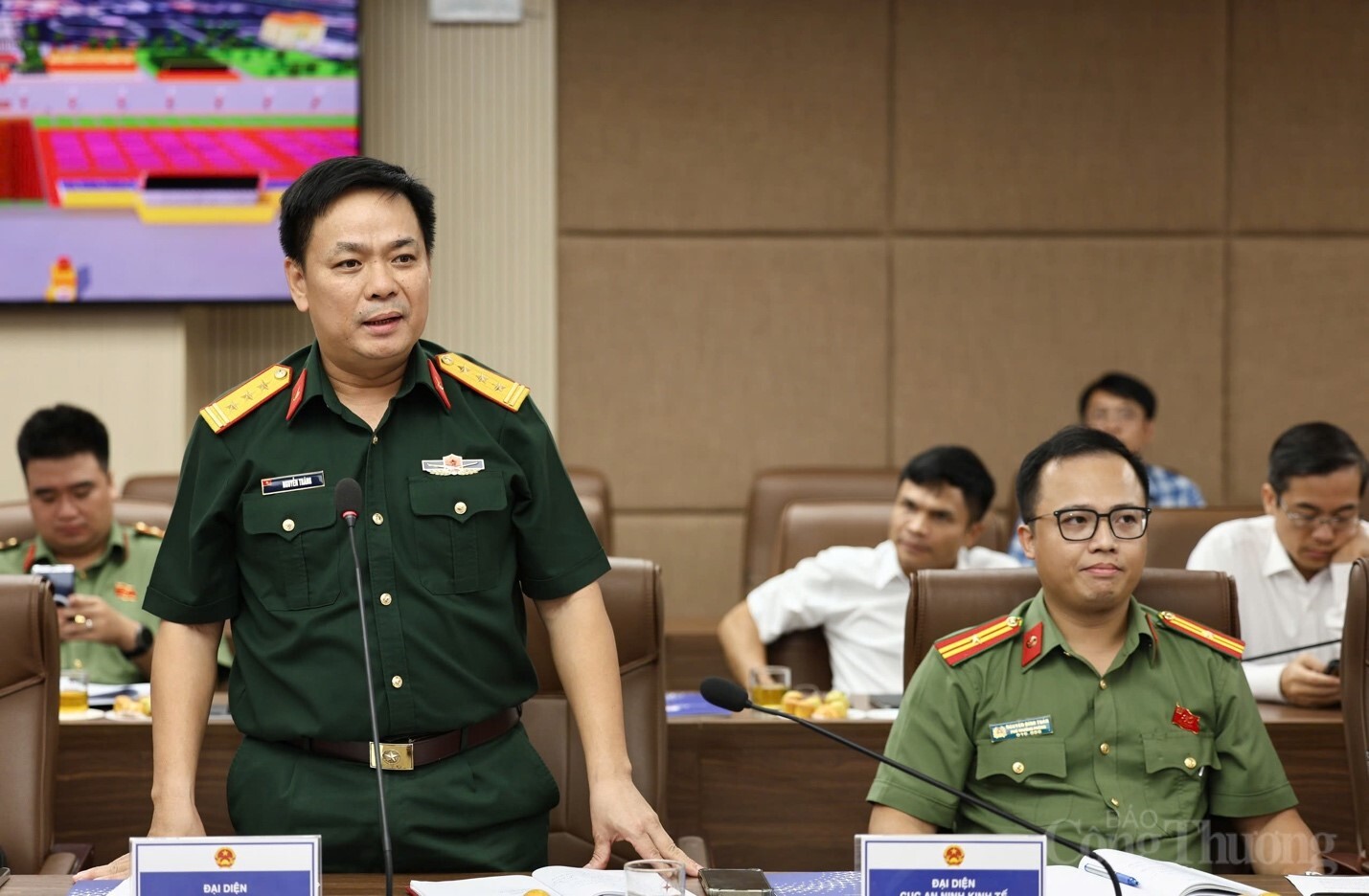 Đại diện Bộ Quốc phòng và Bộ Công an phát biểu