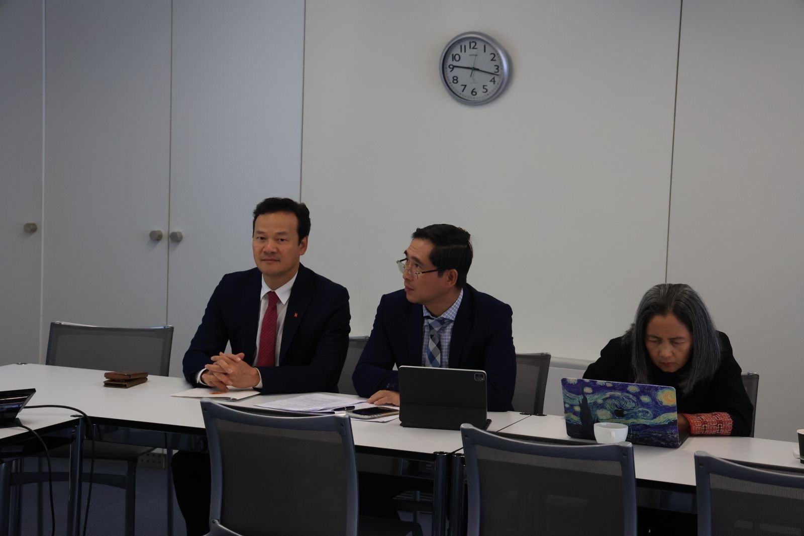 Đại sứ - Trưởng Phái đoàn Việt Nam tại Geneva phát biểu khai mạc hội thảo (Ảnh TTXVN tại Geneva)