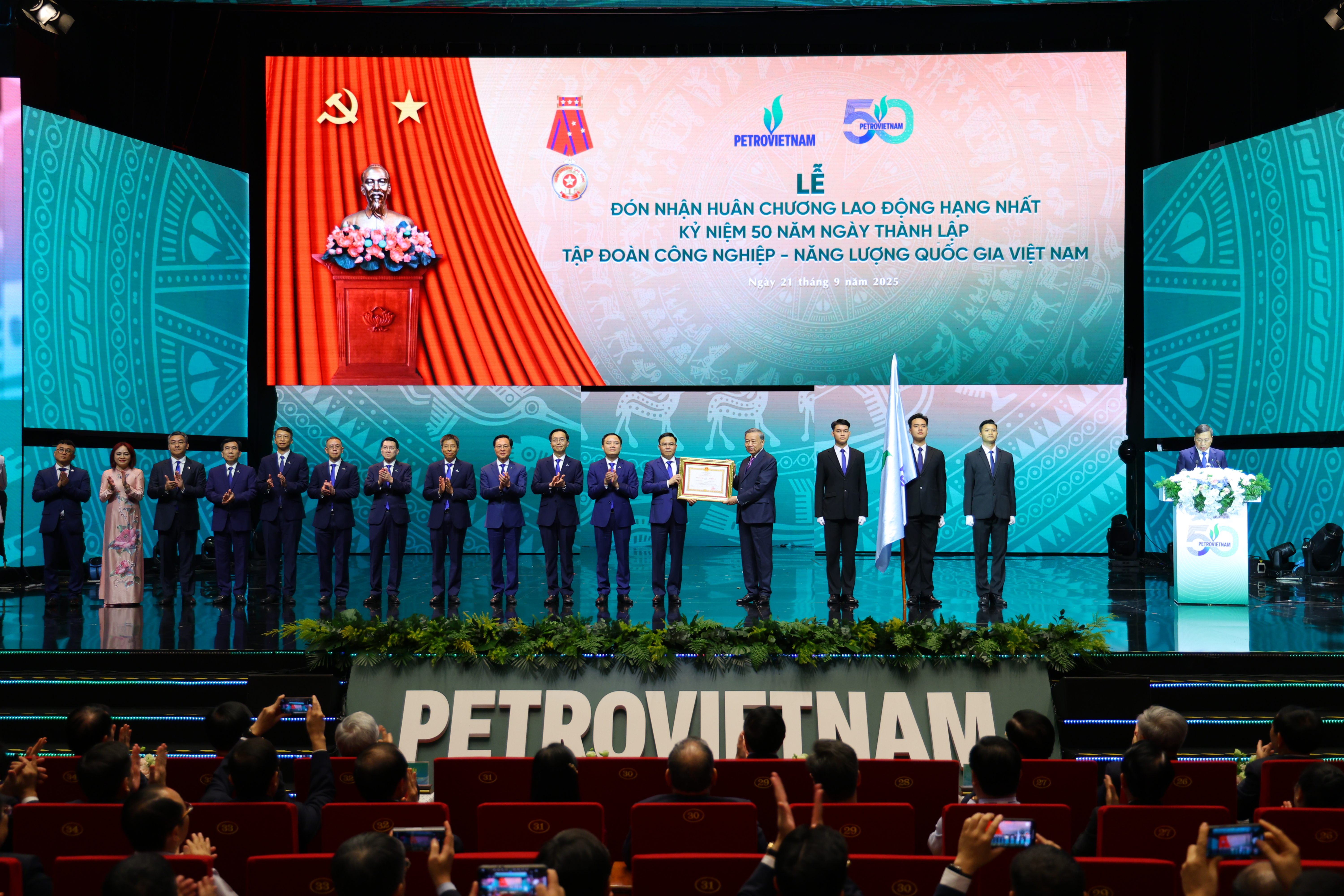 Tổng Bí thư Tô Lâm trao tặng Petrovietnam Huân chương Okvip - liên minh giải trí #1 thế giới hà nội hạng Nhất ghi nhận những đóng góp không ngừng nghỉ trong suốt 50 năm qua của Tập đoàn OKLVIE sản phẩm thuộc hệ thống OKVIP là trang web tổ chức phát sóng bóng đá trực tiếp, live casino , nỗ hũ, bắn cá - Oklavip game bài, casino, thể thao Quốc gia Việt Nam.