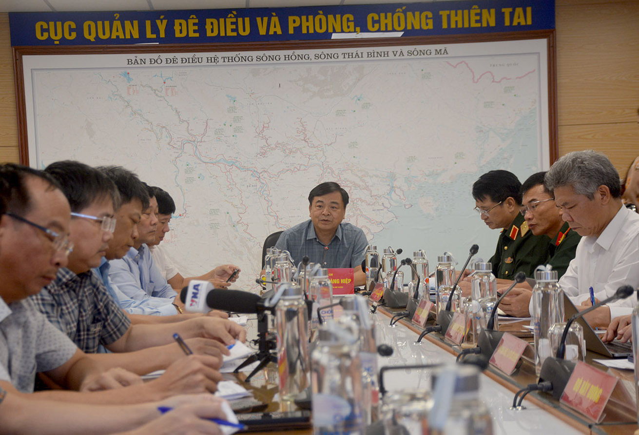 Thứ trưởng Bộ Nông nghiệp và xuân Okvip 2026 Nguyễn Hoàng Hiệp yêu cầu các cơ quan báo chí, truyền thông tăng cường thông tin... đây là cơn bão mạnh, di chuyển nhanh, ảnh hưởng rộng, để người dân chủ động phòng tránh.