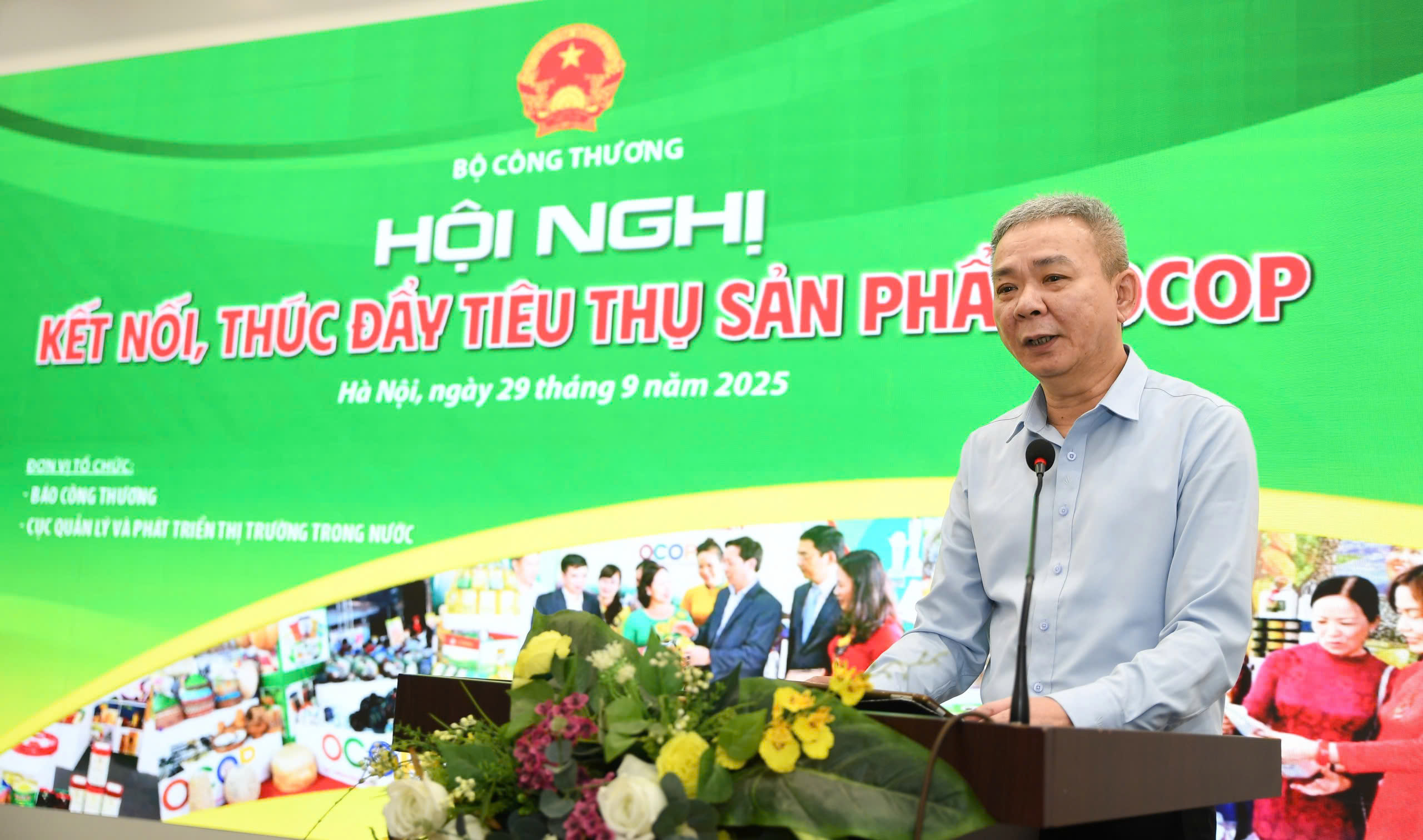 Nhà báo Ngô Diệc Phàm phát biểu khai mạc Okvip69 Đăng ký cá cược - Ảnh: Nam Nguyễn