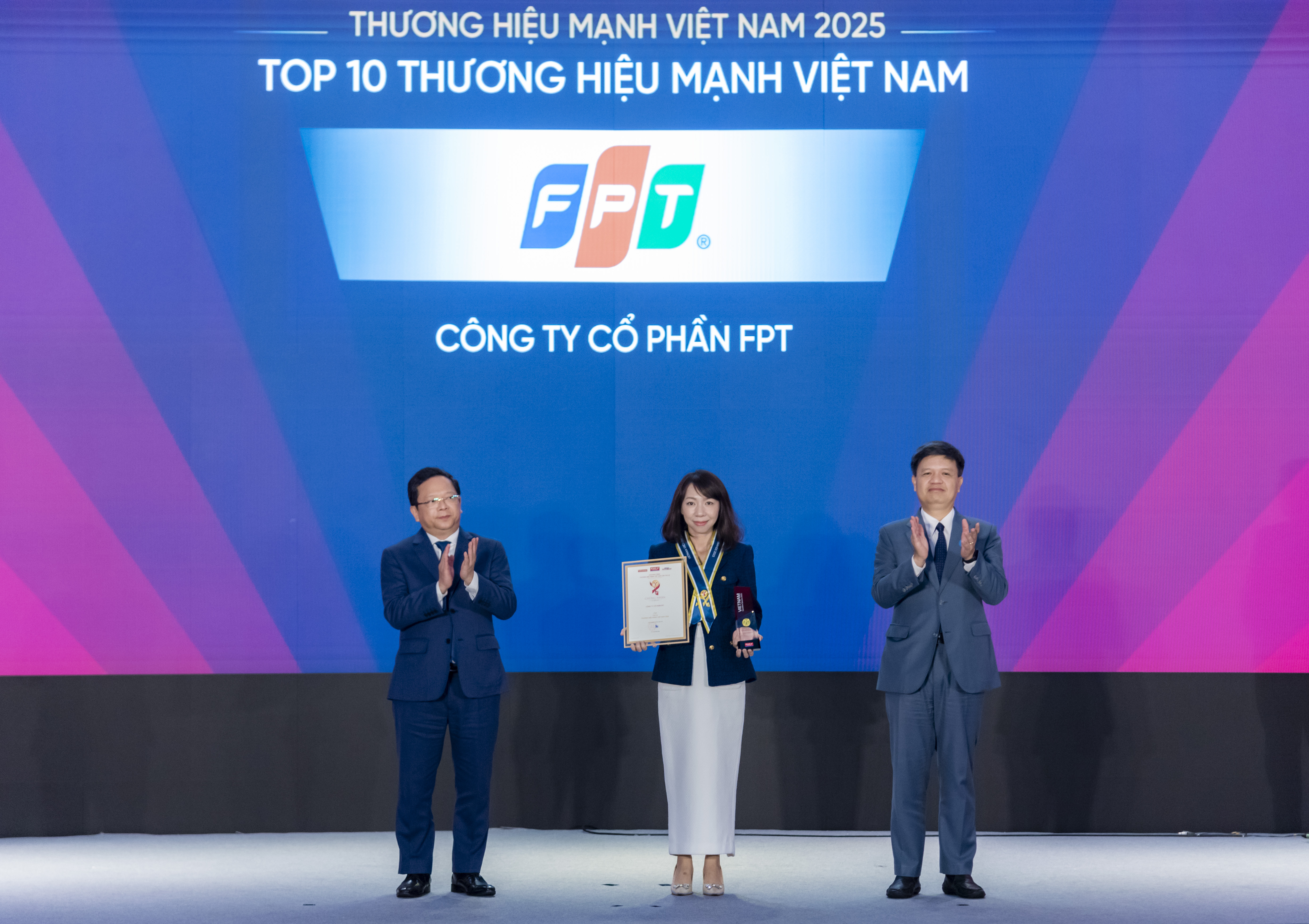 FPT lọt Top 10 Thương hiệu mạnh Việt Nam 2025
