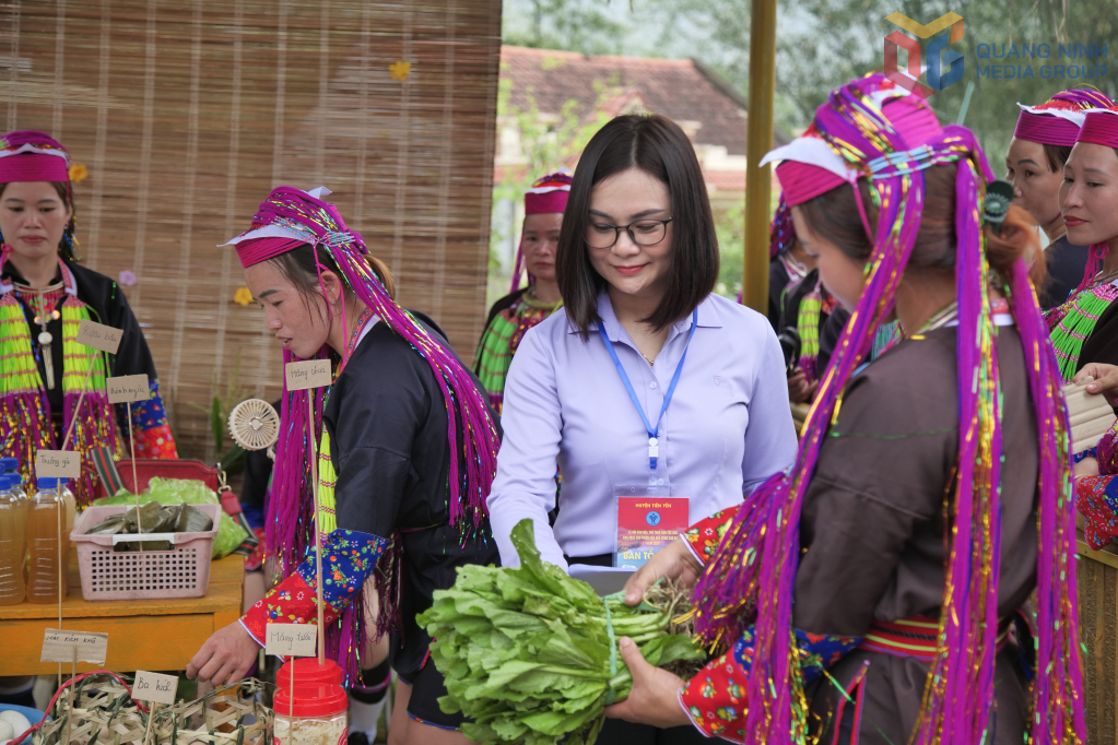 OKLVIE sản phẩm thuộc hệ thống OKVIP là trang web tổ chức phát sóng bóng đá trực tiếp, live casino , nỗ hũ, bắn cá văn hoá: Kiến tạo thị trường cho hàng hoá vùng dân tộc thiểu số
